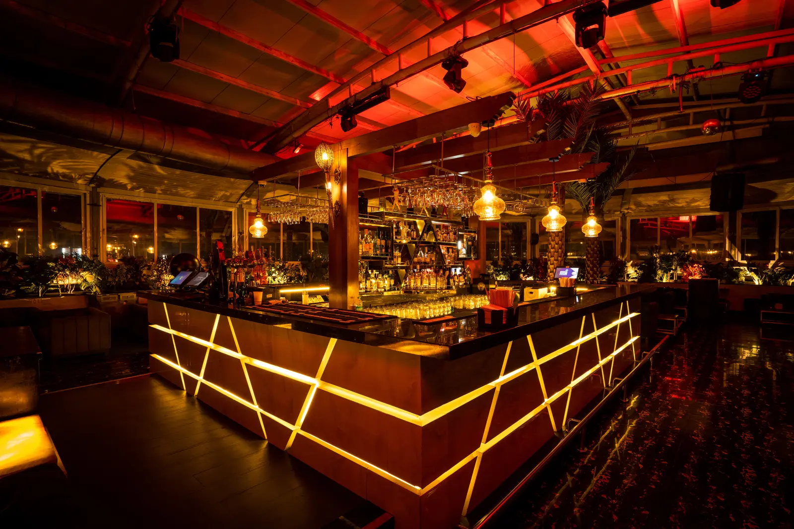 Best Bar in Andheri — OPA Bar & Cafe Premium Dining & Cocktails